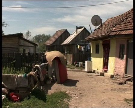 Case din colonia romilor din Sancraieni, Harghita